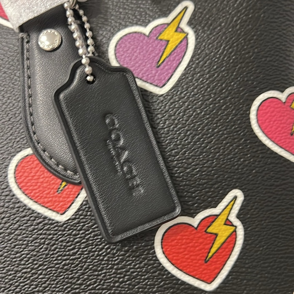 NWT - Coach Gallery Tote Bag With Heart Bolt Print - Picture 4 of 12